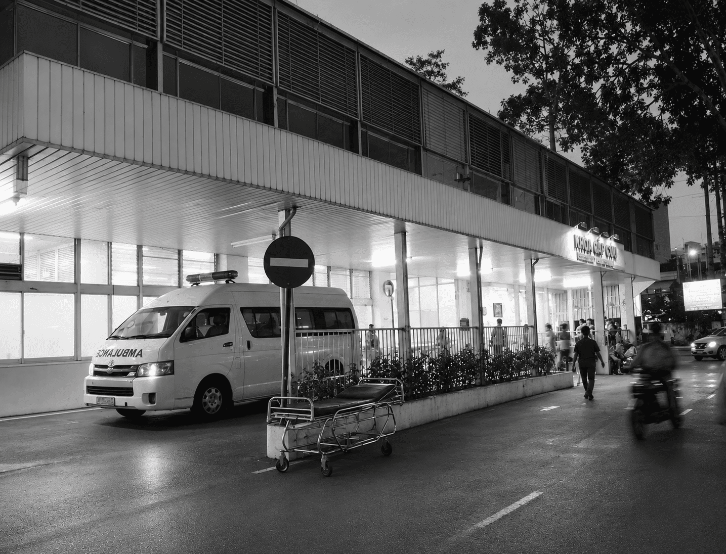 TỪ Y1 ĐẾN SAU ĐẠI HỌC: BẠN ĐANG Ở CHẶNG NÀO TRÊN HÀNH TRÌNH HỌC Y?
